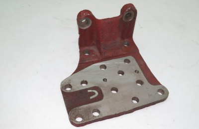 купить Усилитель кронштейна передней рессоры (левый)