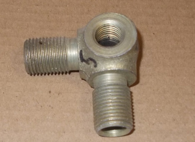 купить Угольник с внутренней резьбой М12 (М16*М16)