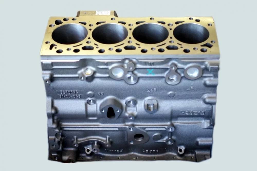 фото блок цилиндров v=4.5 (4isbe185) dcec 4955475/5274410/ 4931730/ 5274411 4934322 